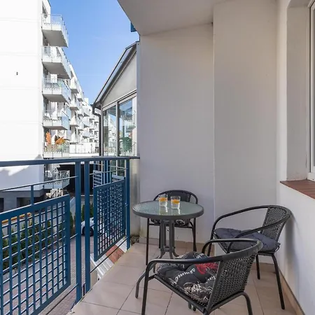 Kolobrzeg Apartments By Renters شقة *